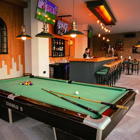 Superior One Bedroom In Caesar & Spa, Long