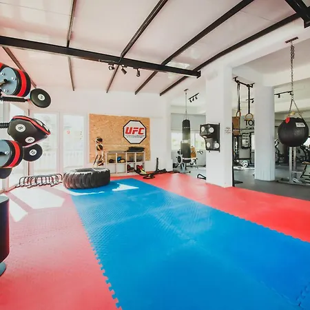 Superior One Bedroom In Caesar & Spa, Long