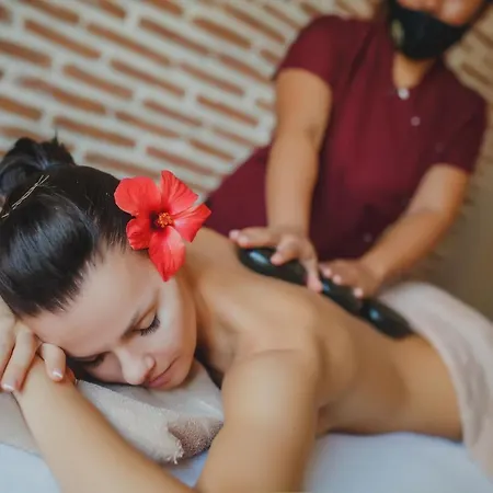 Superior One Bedroom In Caesar & Spa, Long