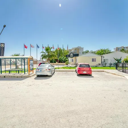 Superior One Bedroom In Caesar & Spa, Long 아파트